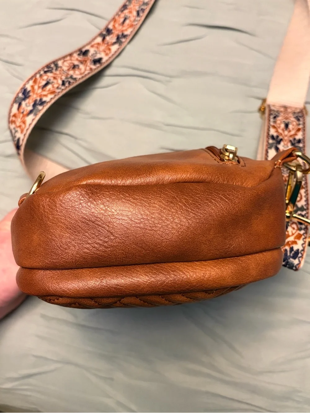 Quilted Tan Crossbody Bag and Wallet Set with Patterned Strap - Unknown Brand